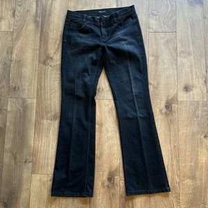 White House Black Market Boot Leg Jean NWT 6R